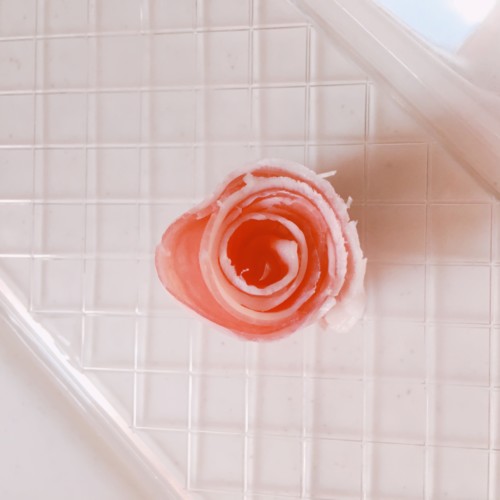 生ハムでお花の形の作り方の画像
