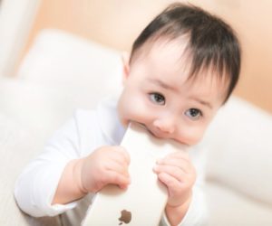 赤ちゃんの画像